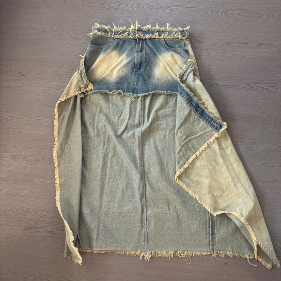 Denim y2k frayed skirt - Picture 1 of 2